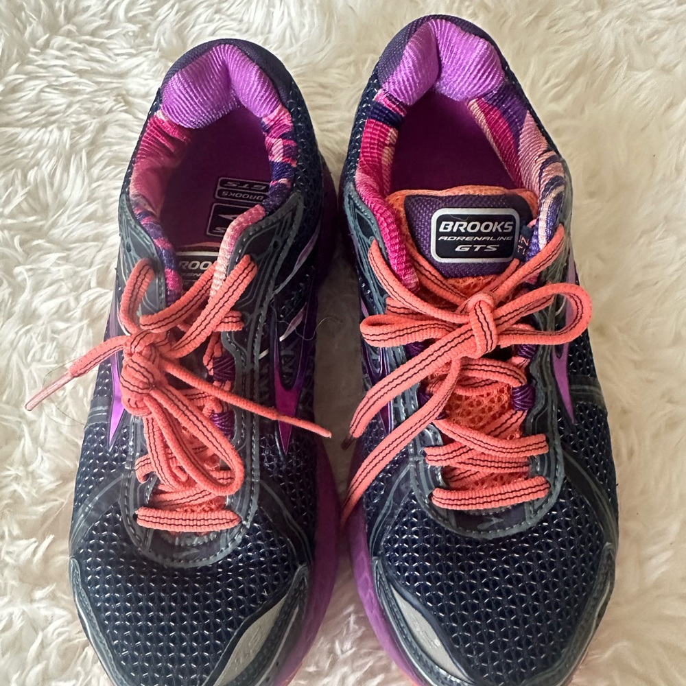 Brooks Women's Athletic Shoes - Navy and Pink